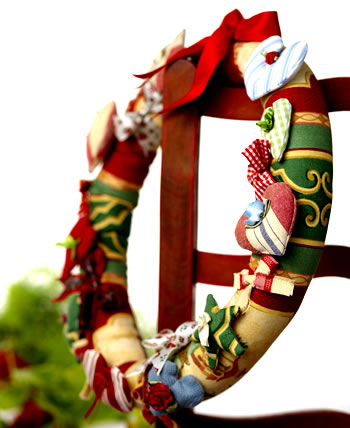 Folk Scrap Fabric Christmas Wreath Folk Scrap Fabric Christmas Wreath