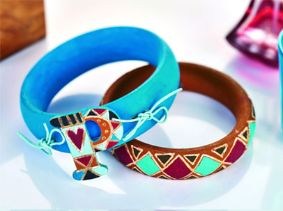 Aztec Print Carved Bangle Aztec Print Carved Bangle