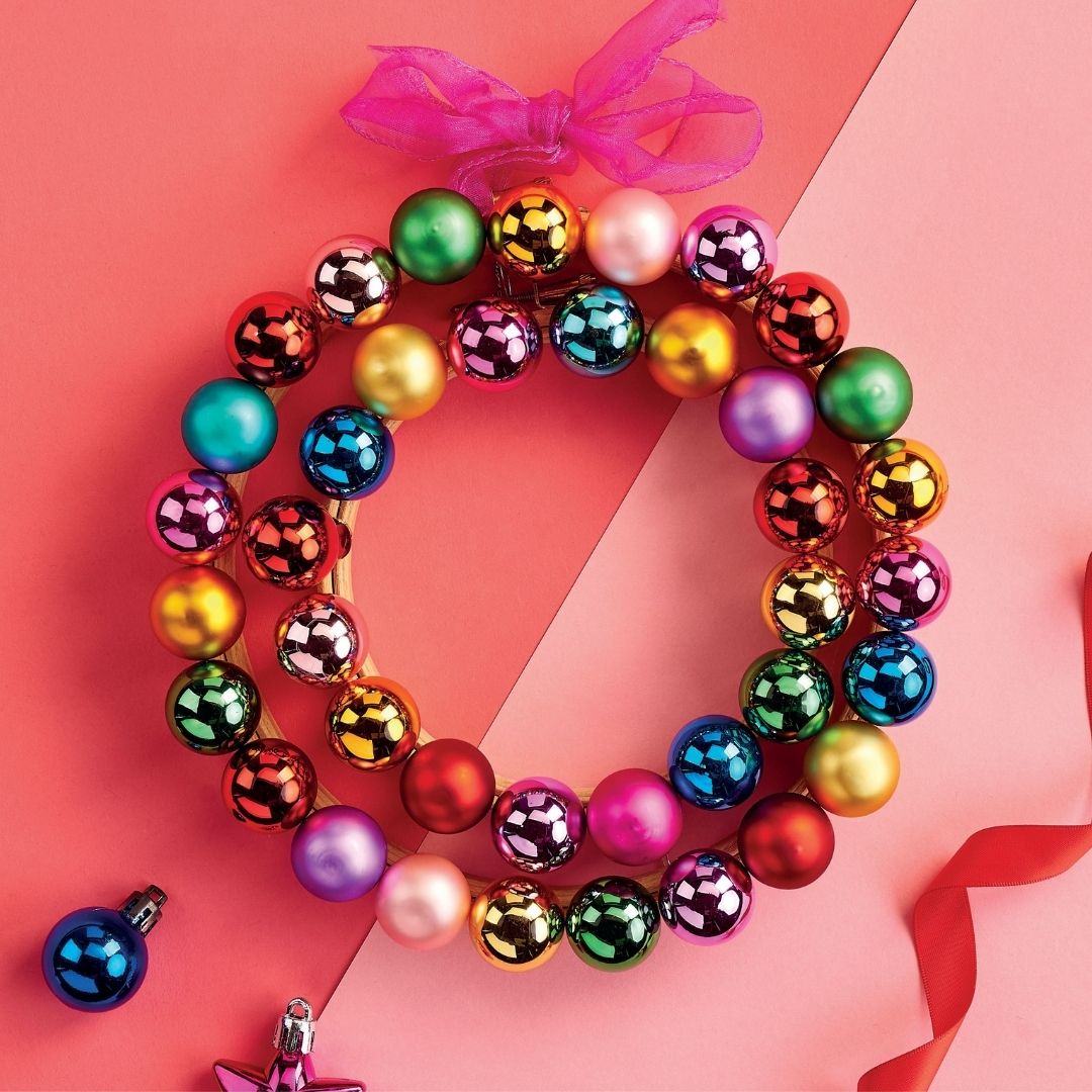 Easy DIY Christmas Bauble Wreath Easy DIY Christmas Bauble Wreath