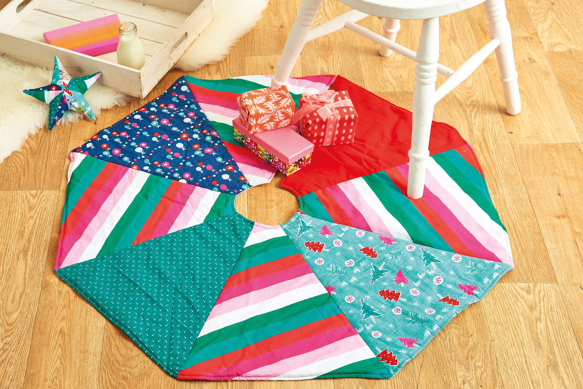 Patchwork Tree Skirt and Star Patchwork Tree Skirt and Star