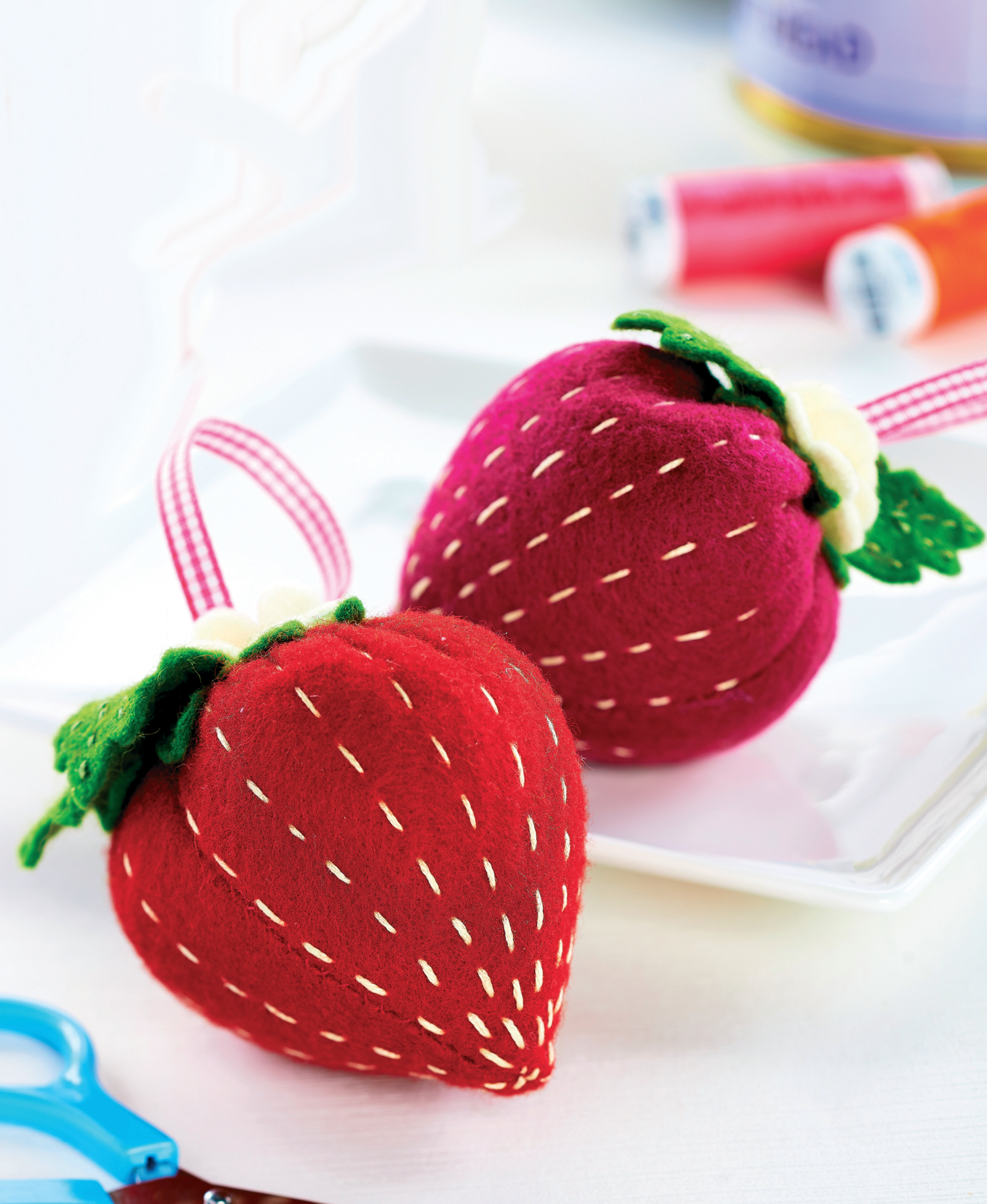 Strawberry Pincushions Strawberry Pincushions