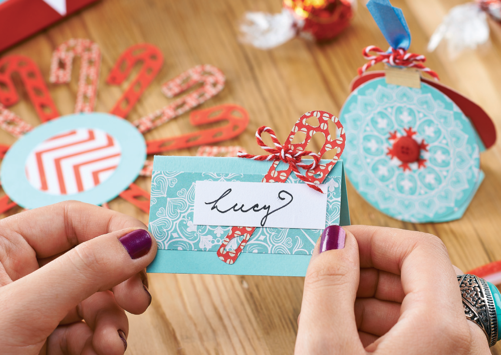 Finishing Touches For Your Christmas Table Finishing Touches For Your Christmas Table