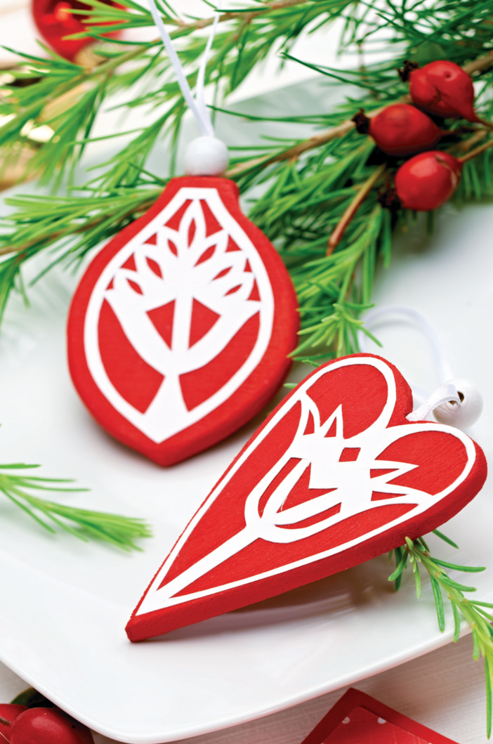 Red & White Scandi Decs Red & White Scandi Decs