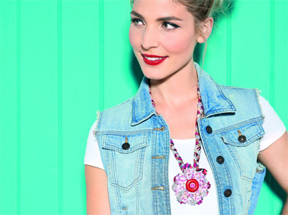 Stitch a Plaited Necklace Stitch a Plaited Necklace